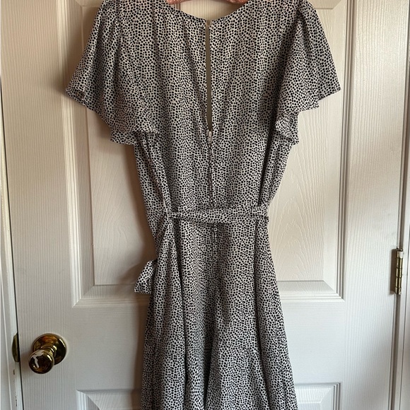 Francesca’s Women’s Dotted Leopard Short Sleeve Mini Wrap Dress US Large NWT!! - Picture 5 of 5